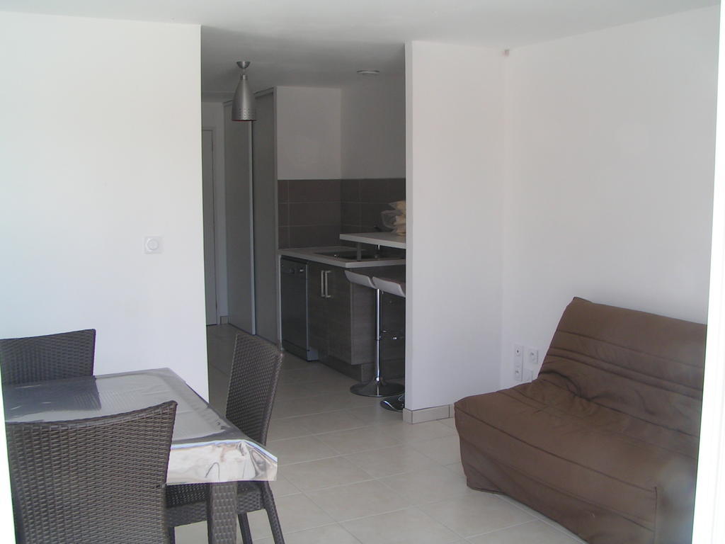 Aux Couleurs D'Ardeche Apartment Vallon-Pont-d'Arc Room photo